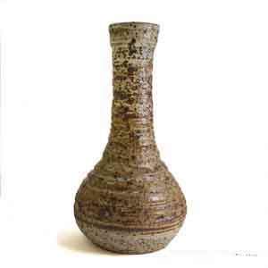 tue poulse long-necked chamotte vase