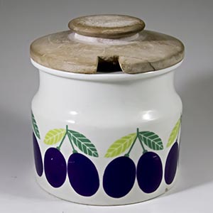 Arabia Pomona jam jar with plums